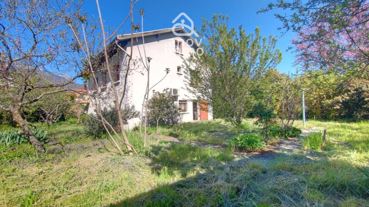 Maison à ECHIROLLES
