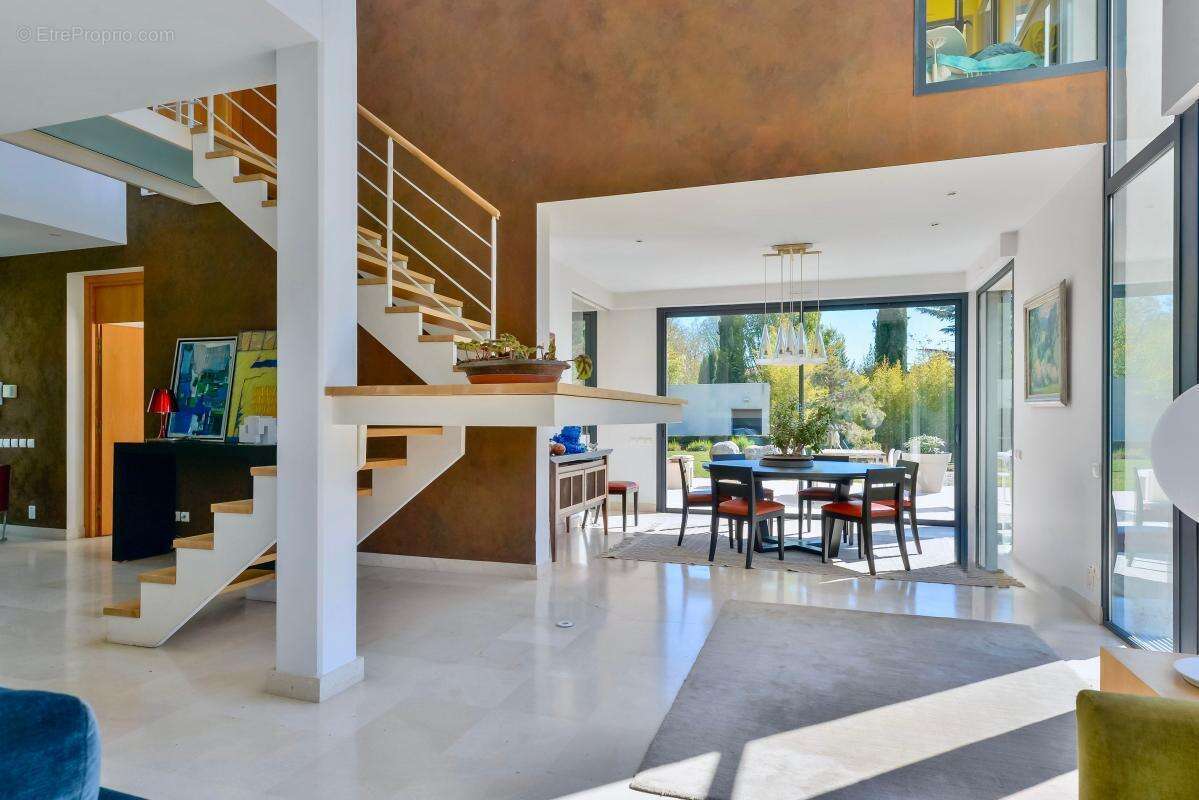 Elégance et prix rare pour cette superbe maison d'architecte ! - photo 7