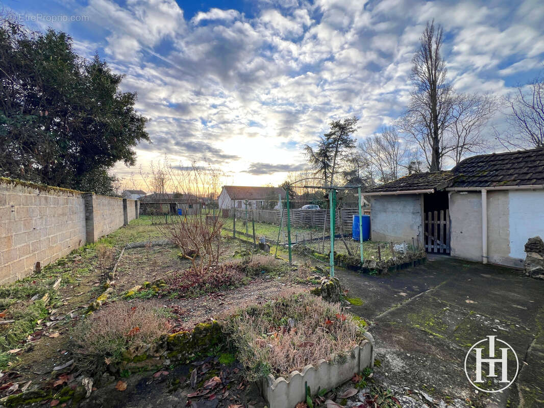 Maison à SAINT-AMAND-MONTROND
