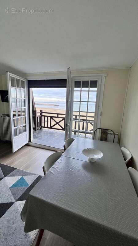 Appartement à TROUVILLE-SUR-MER