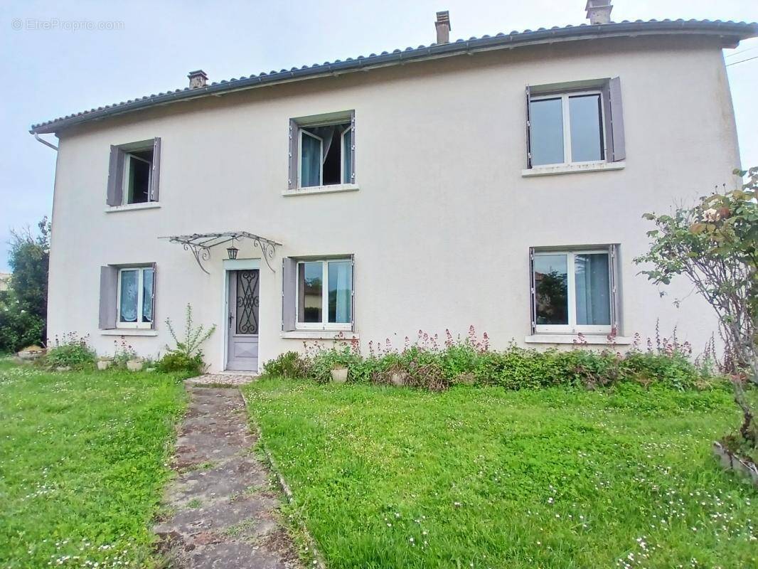 Maison à ROUMAZIERES-LOUBERT