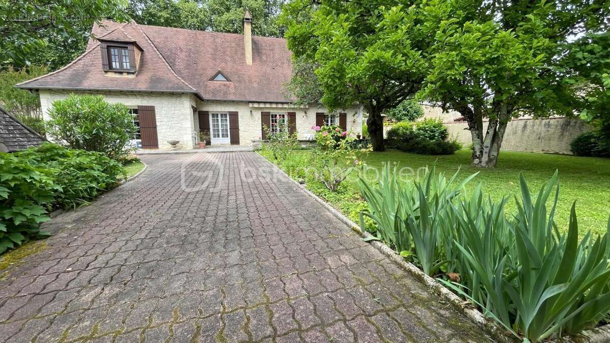 Propriété à saisir au coeur de Lalinde - photo 6