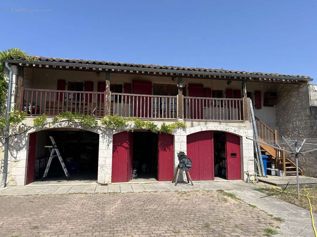Maison 248 m² à Bourg-De-Visa  - photo 4