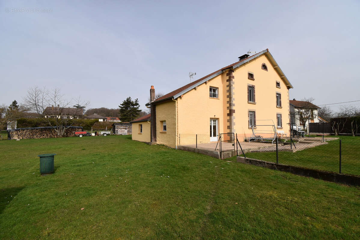 Maison à FLEUREY-LES-SAINT-LOUP