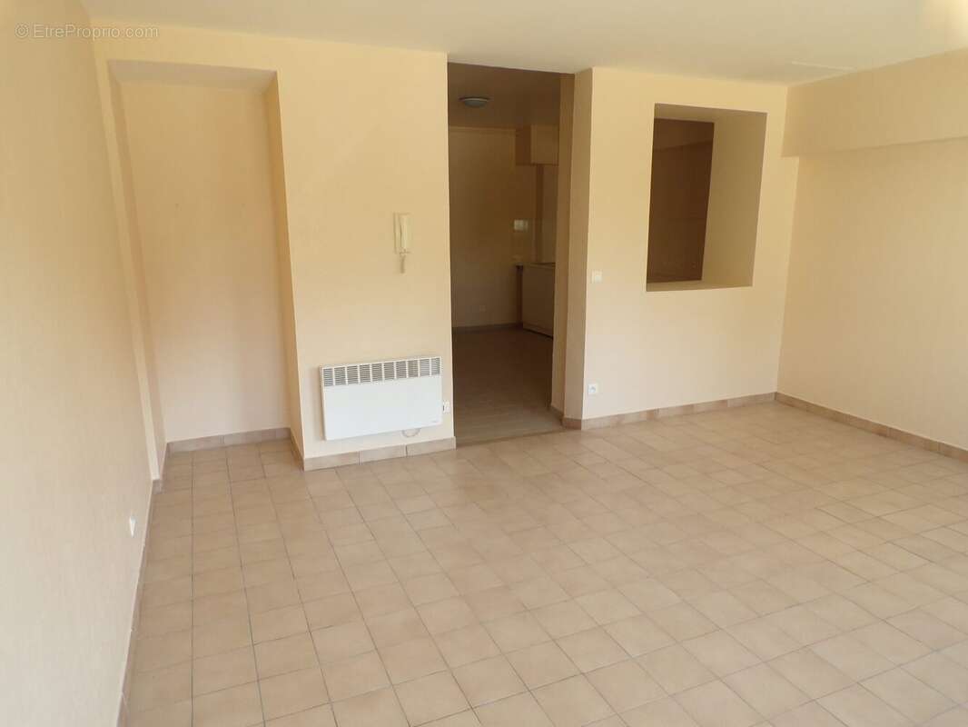 STUDIO RDC - Appartement à MONTGERON