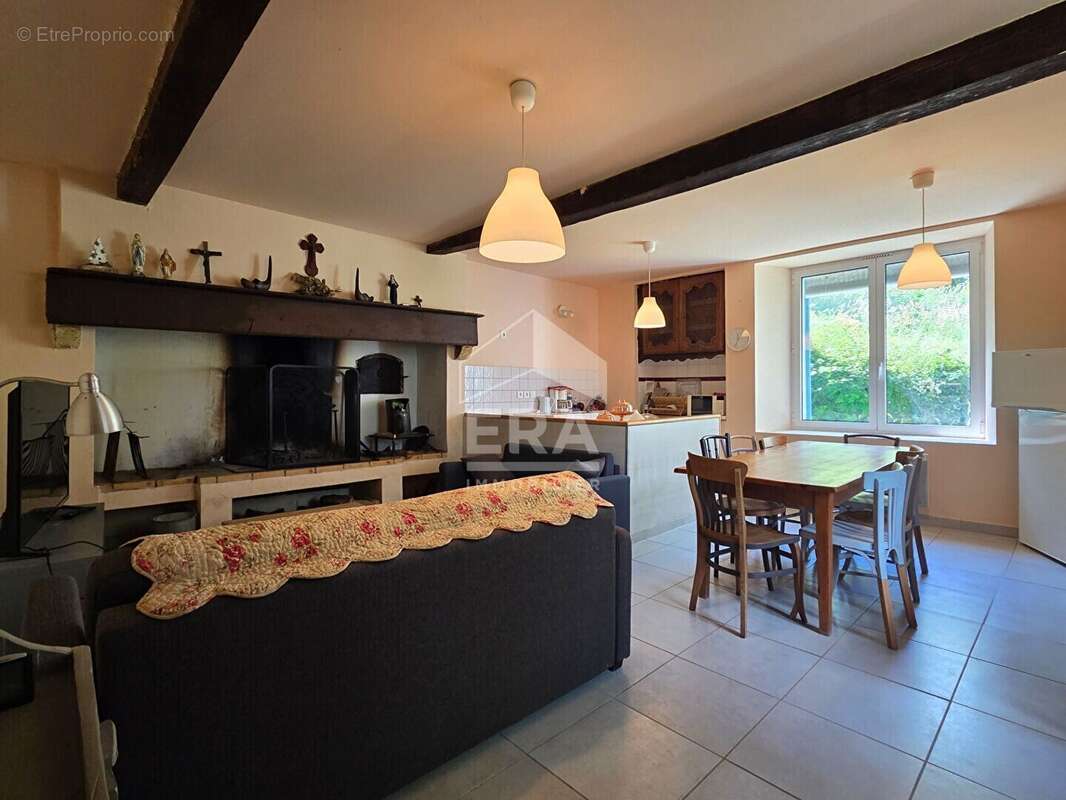 Maison à SAINT-PASTOUS