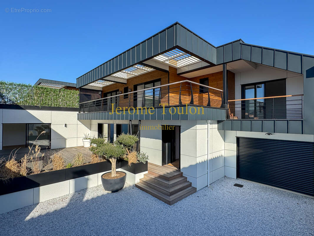 Maison à VAUX-SUR-MER