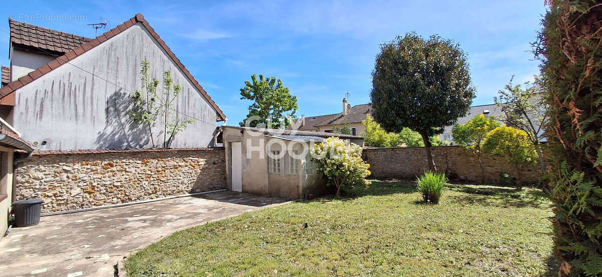 Appartement à LIMOURS