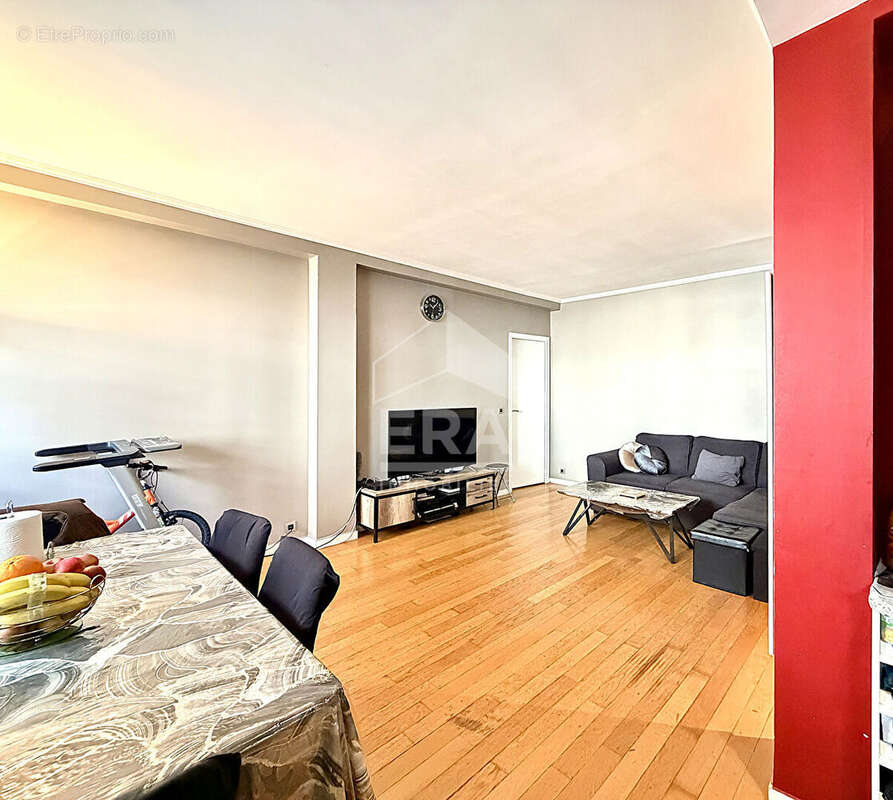 Appartement à LEVALLOIS-PERRET