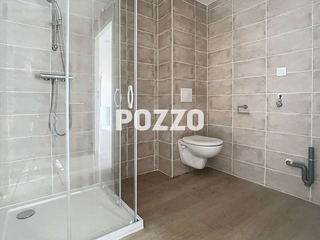 Appartement à DONVILLE-LES-BAINS