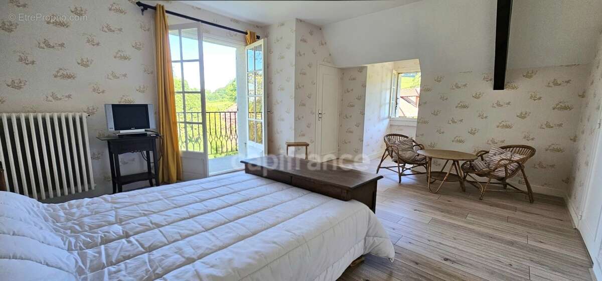 Maison d’Architecte avec grand jardin et sous sol complet- Mesnay / Arbois (39600) - photo 6