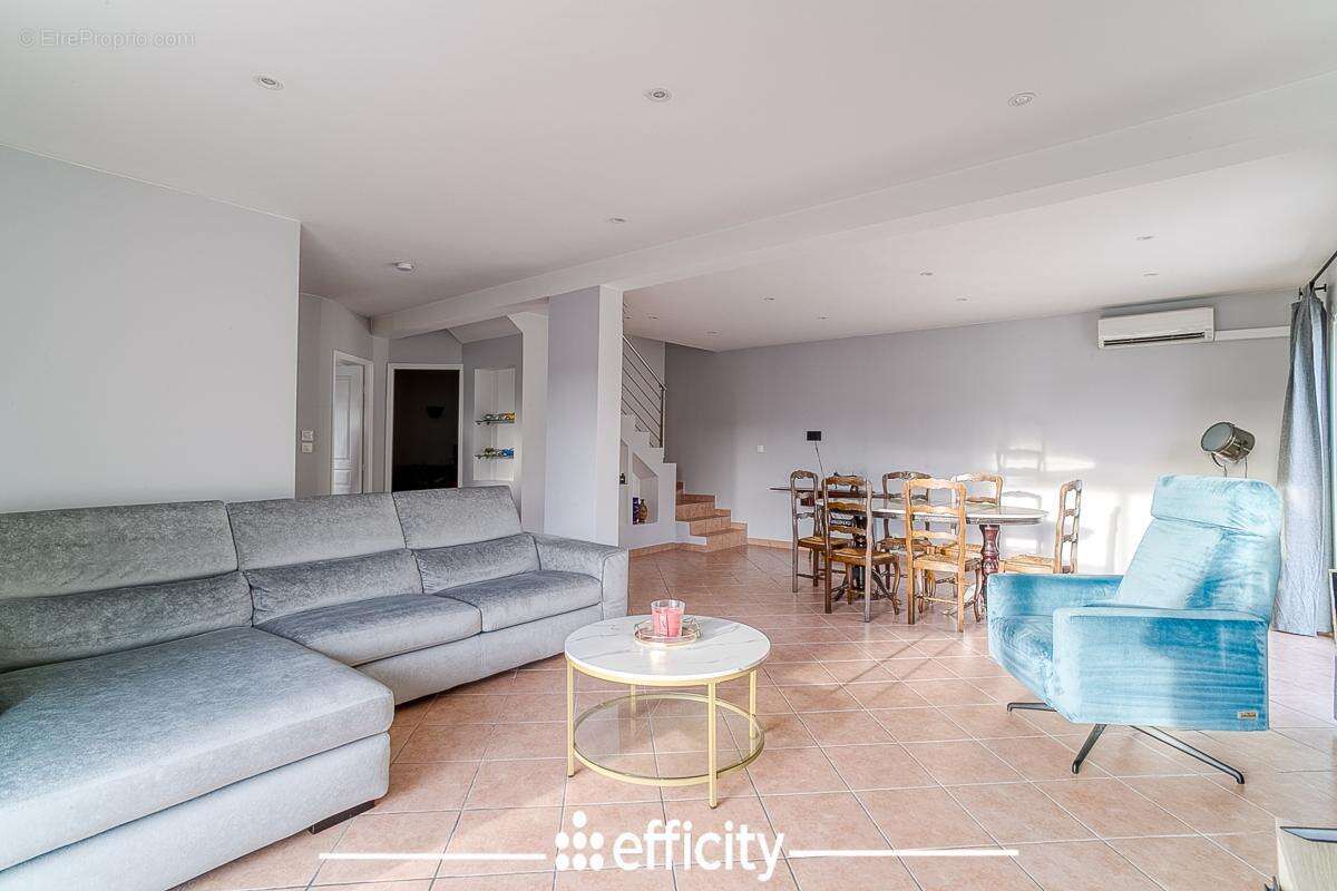 Maison à CHASSE-SUR-RHONE