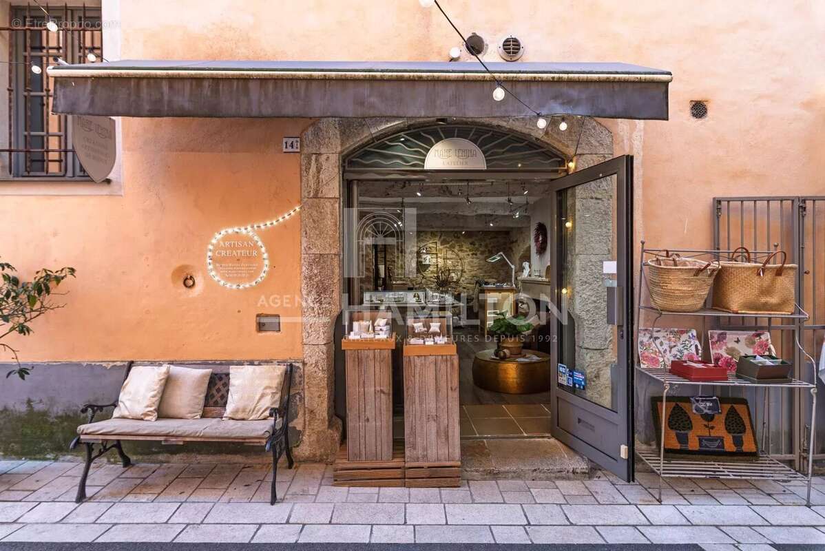 Commerce à VALBONNE