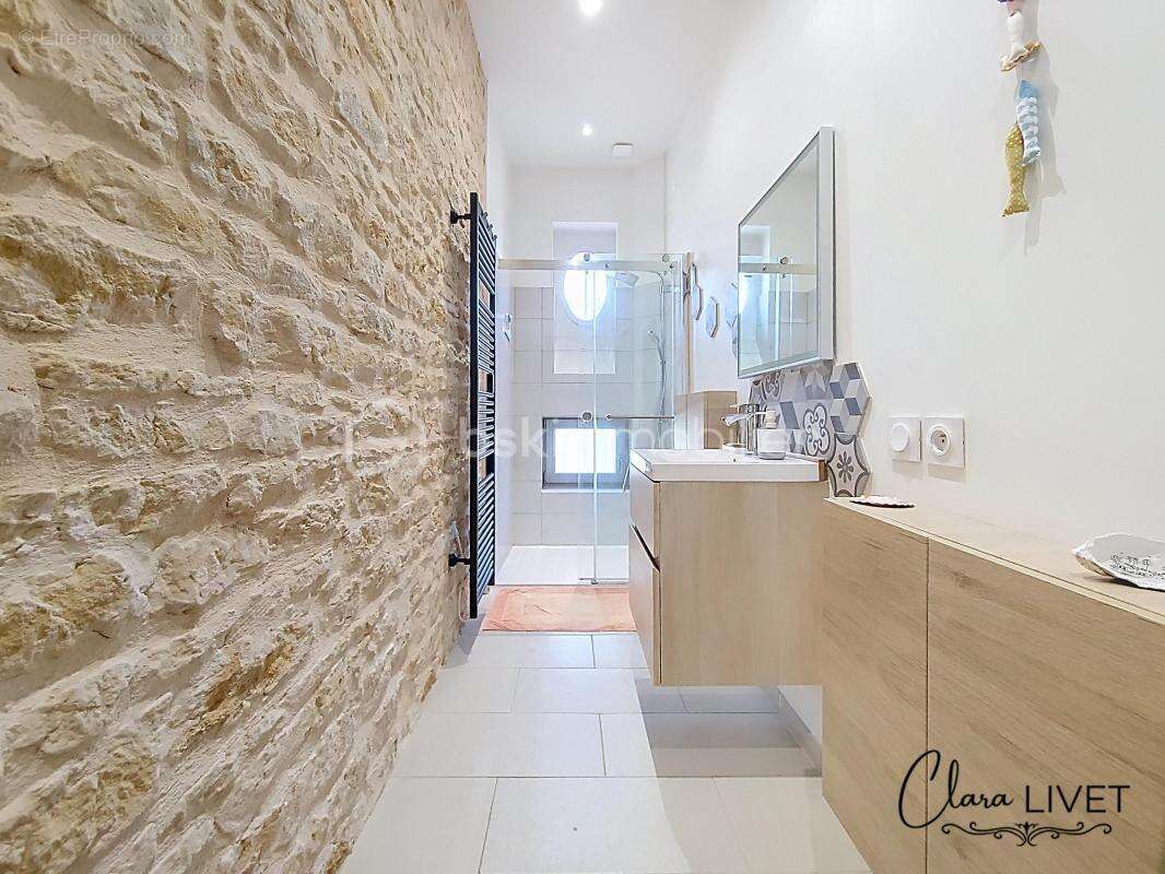 Appartement à LIMAS