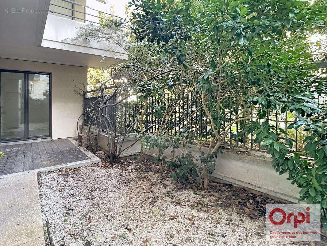 Appartement à ISSY-LES-MOULINEAUX