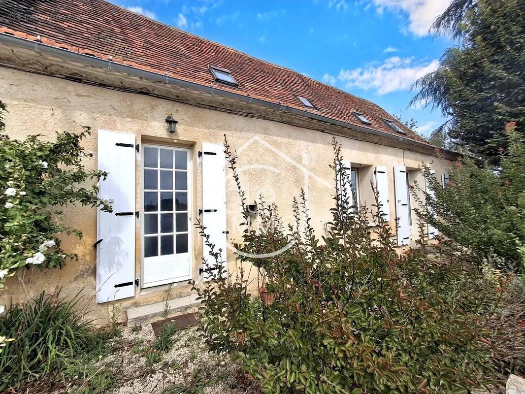 Maison à COURS-DE-PILE