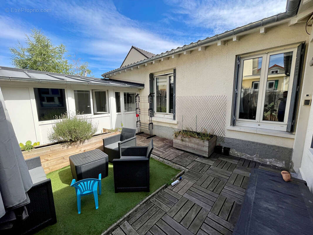 Maison à SARTROUVILLE