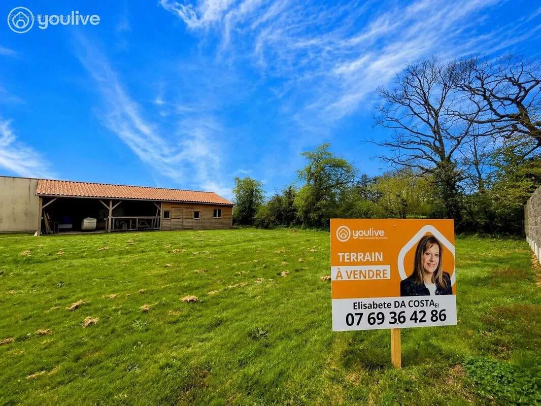 Terrain à LA ROCHE-SUR-YON