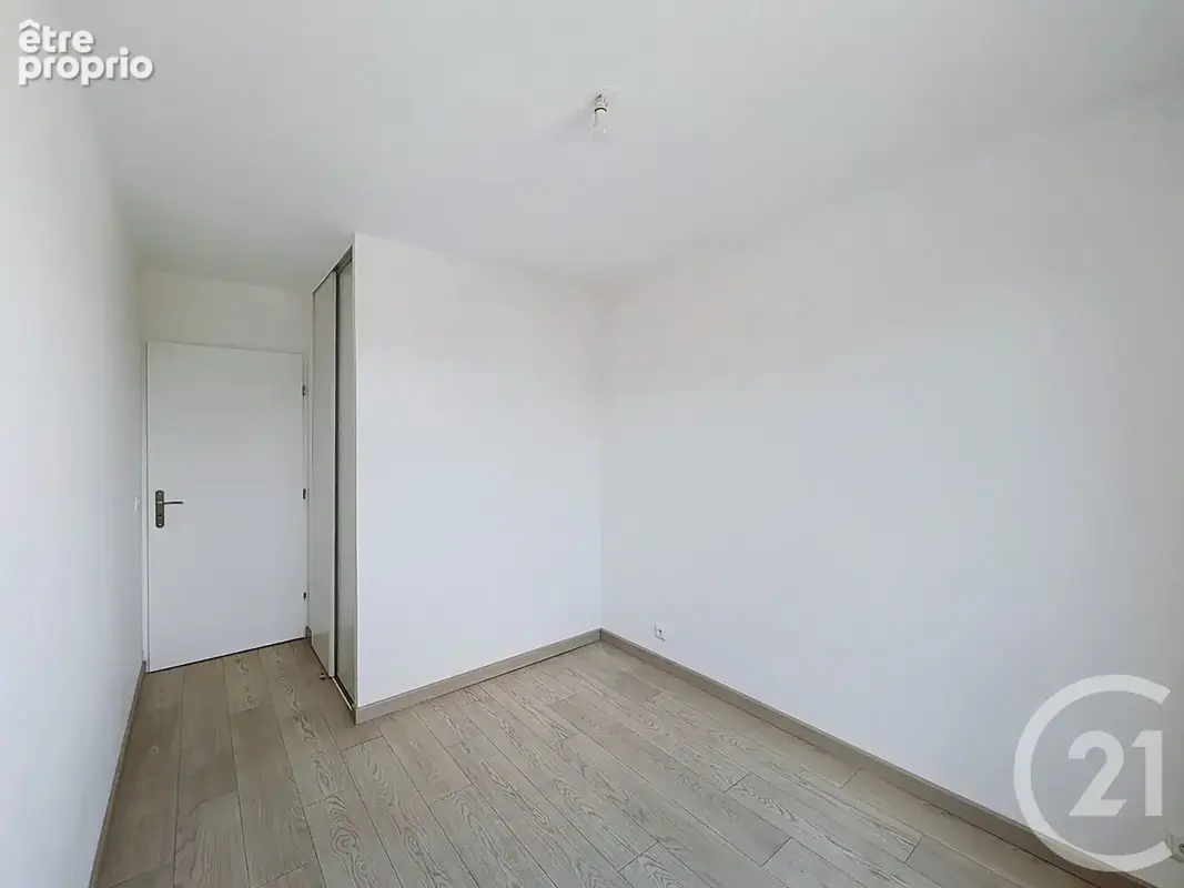Appartement 57 m² à Savigny-Le-Temple  - photo 6