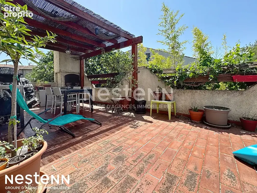 Opportunité rare dans le joli village de Névian!  Haut de maison en duplex avec TERRASSE ET COUR privée - photo 5