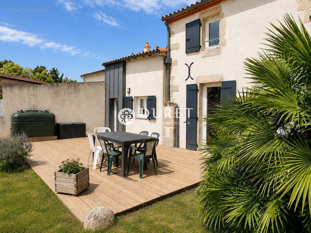 Maison à MONTAIGU