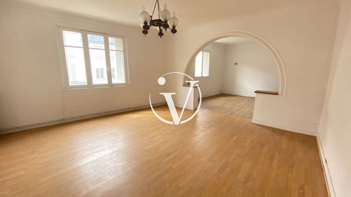 Immeuble, centre ville de Vendôme - photo 4