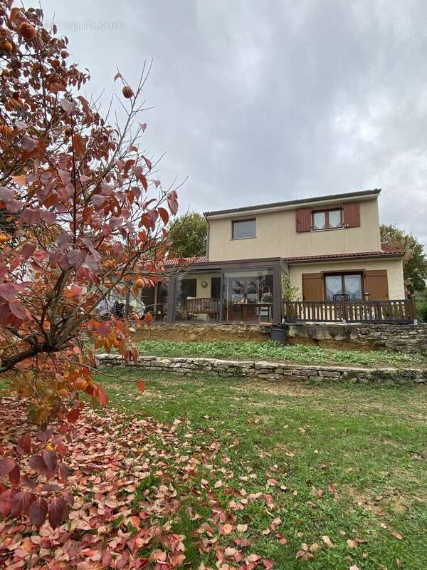 Maison à MONTELEGER