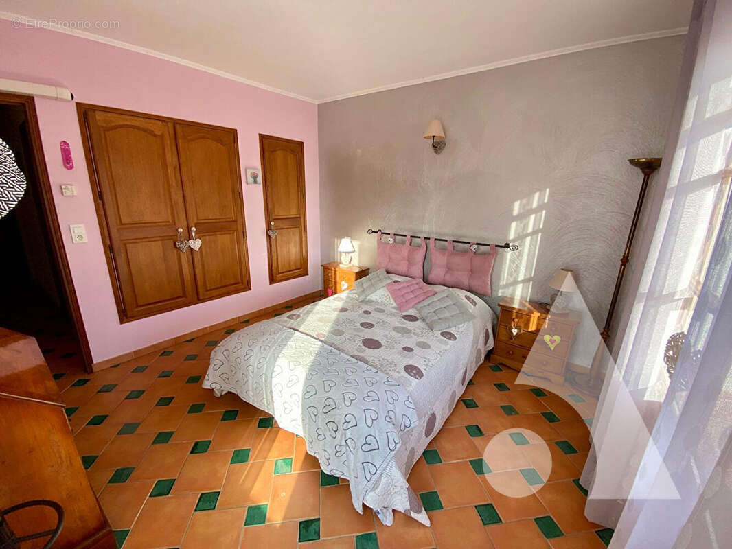 Maison à ENTRECASTEAUX