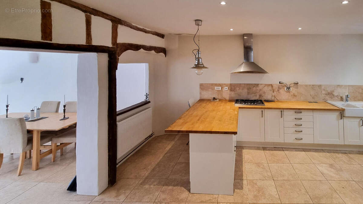 20251001114050 - Maison à ALAIGNE