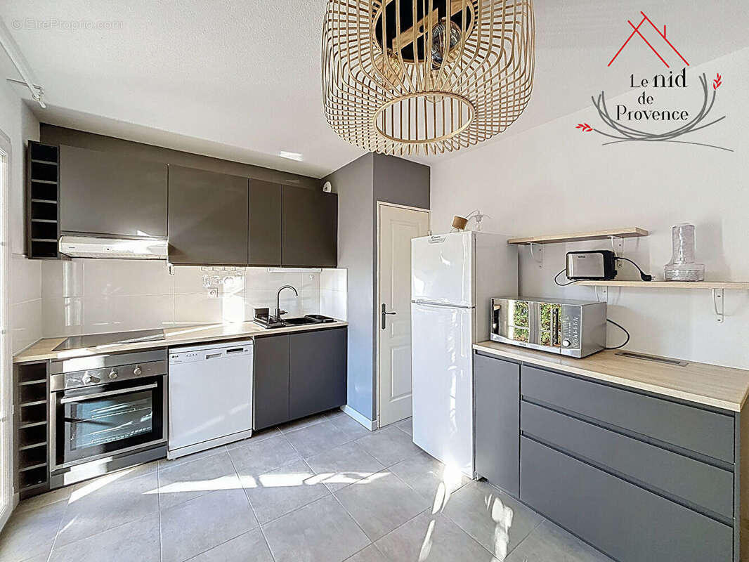 Appartement à SAINTE-CECILE-LES-VIGNES