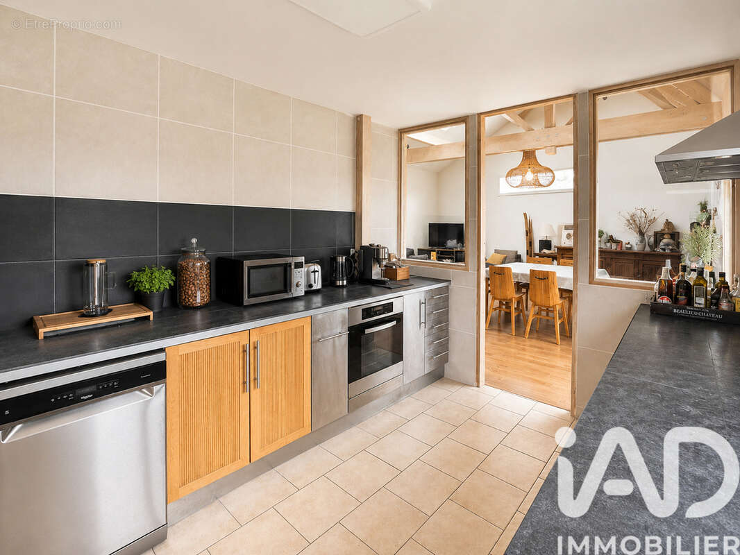 Maison 137 m² à Le Plessis-Pate  - photo 6