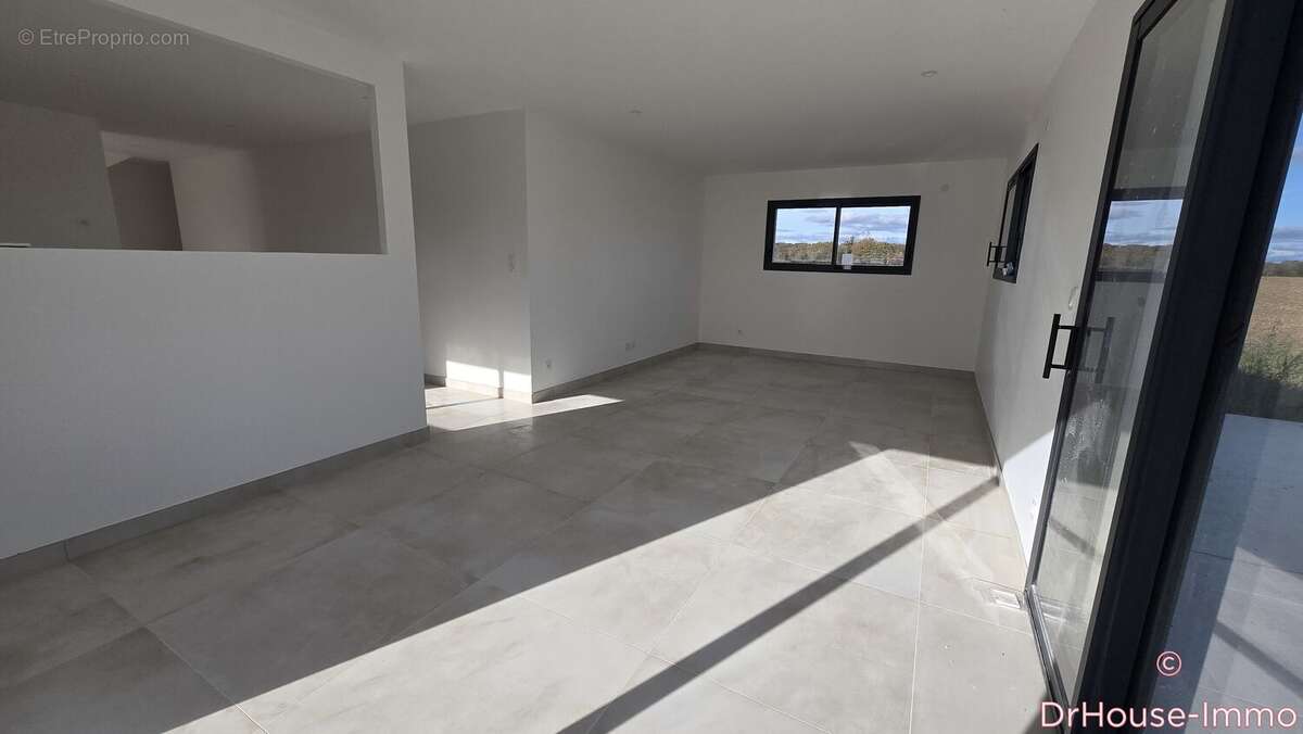 Maison à SAINT-JULIEN