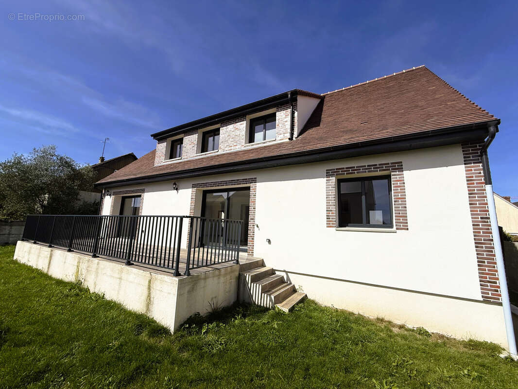 Maison à MAINVILLIERS