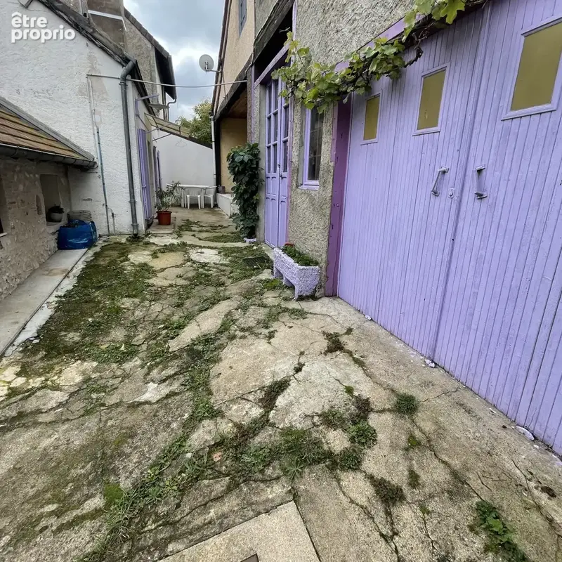 Au cœur de Léré, une maison d'habitation d'environ - photo 9