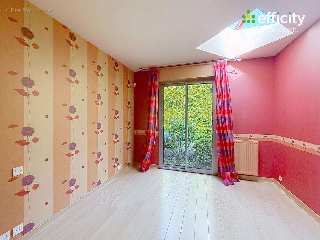 Maison 142 m² à Saint-Gregoire  - photo 10