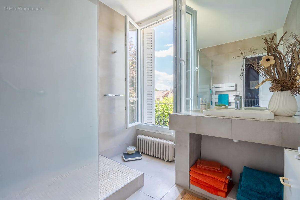 Maison à NEUILLY-PLAISANCE