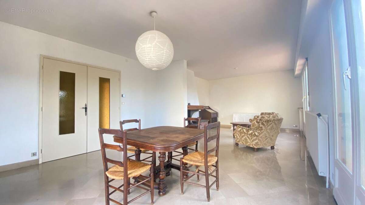 Maison à CHEVIGNY-SAINT-SAUVEUR