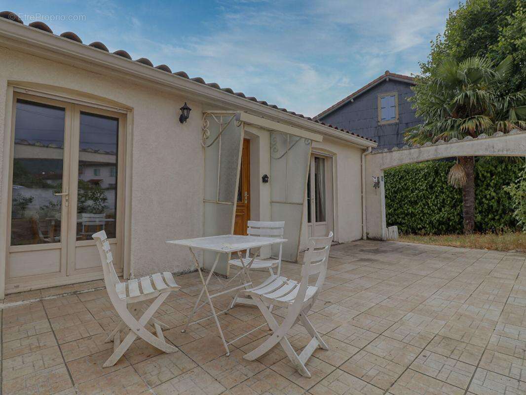 Maison de plain-pied de 110 m² - 3 chambres - Garage - Véranda -Terrain de 682 m² - photo 17