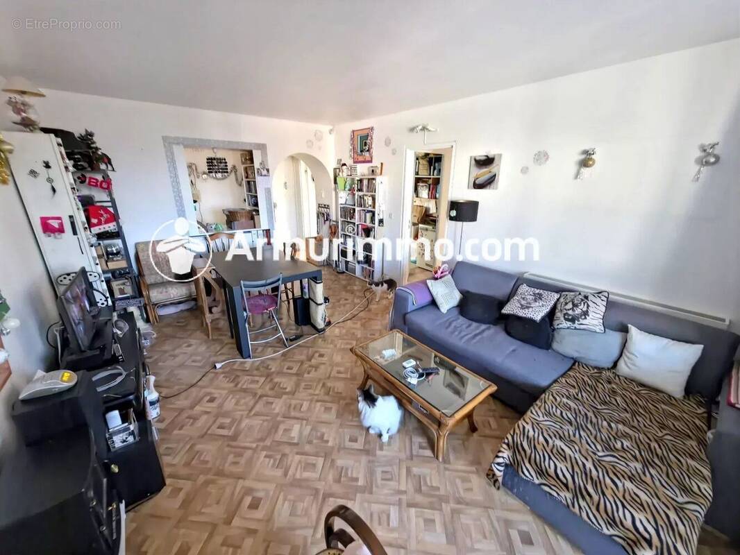 Appartement à SAVIGNY-LE-TEMPLE