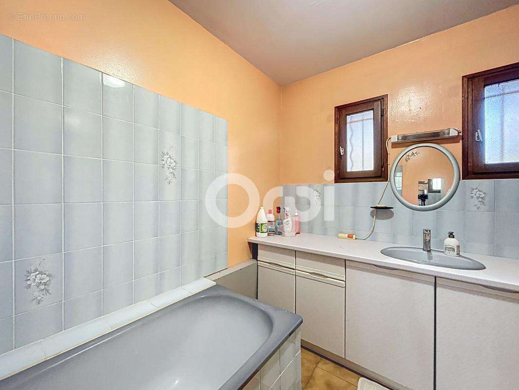 Maison à ROQUEBRUNE-SUR-ARGENS