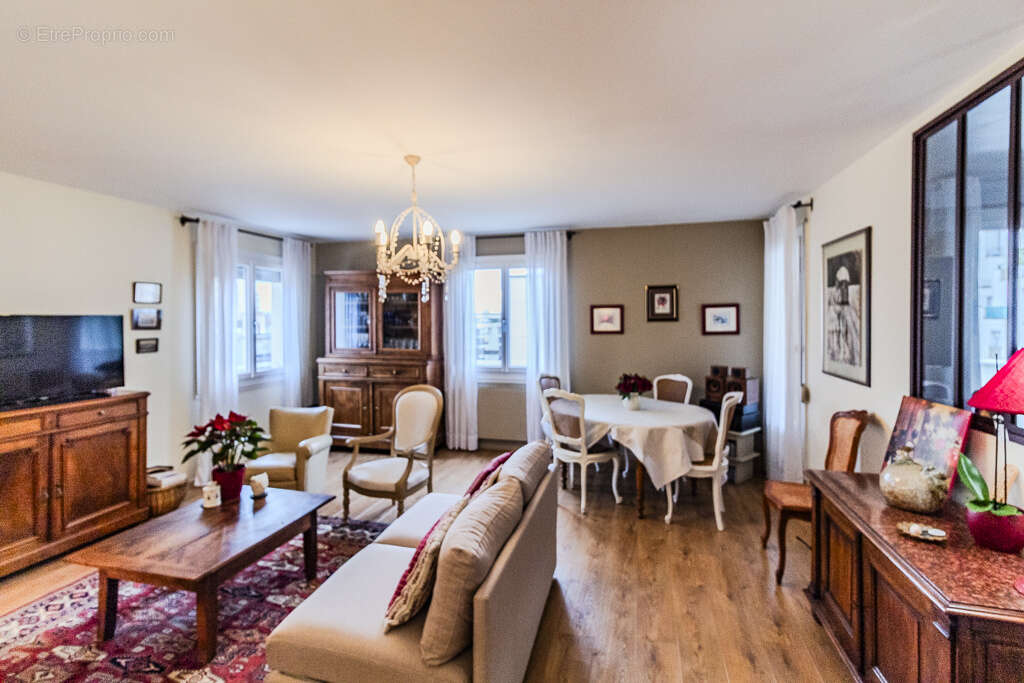 Autre à VILLEURBANNE