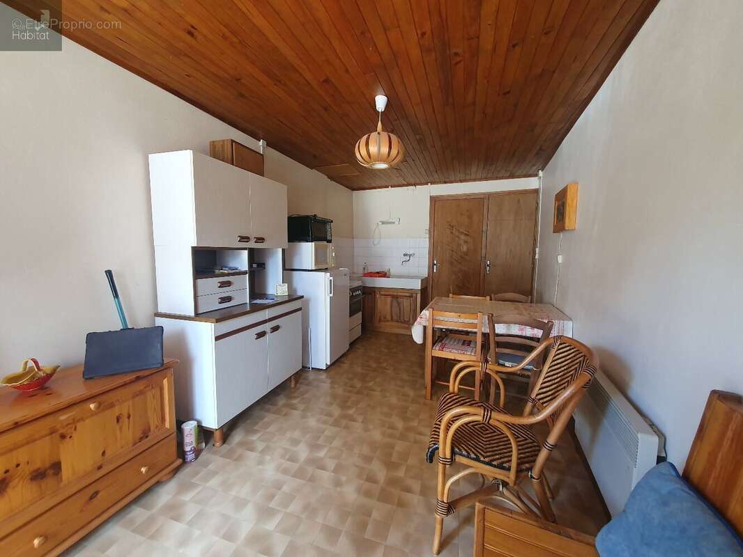 Maison à LEYNHAC