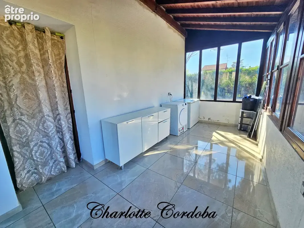 Maison familiale de 131 m² avec 4 chambres, véranda et grand garage à AYET - photo 15
