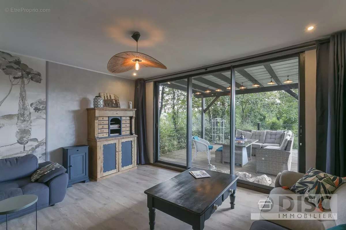 Maison à MONTFERMIER