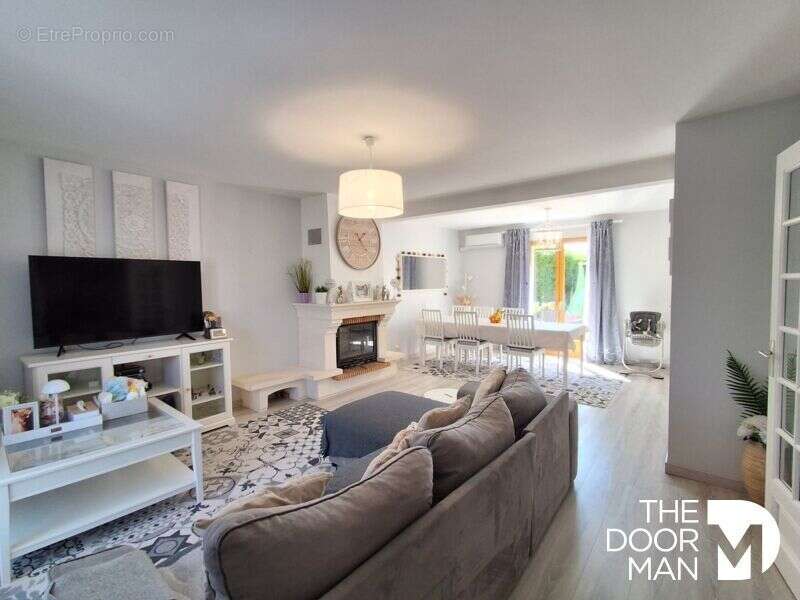 Maison à LE PERRAY-EN-YVELINES