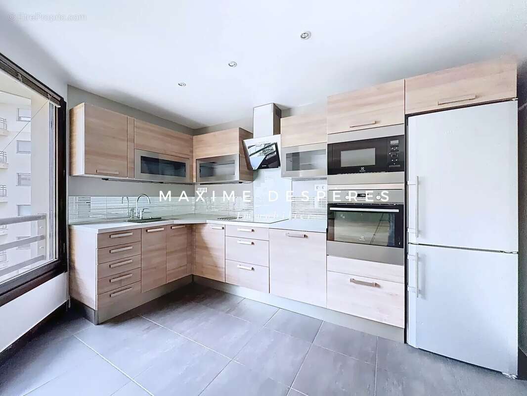 Appartement à LEVALLOIS-PERRET