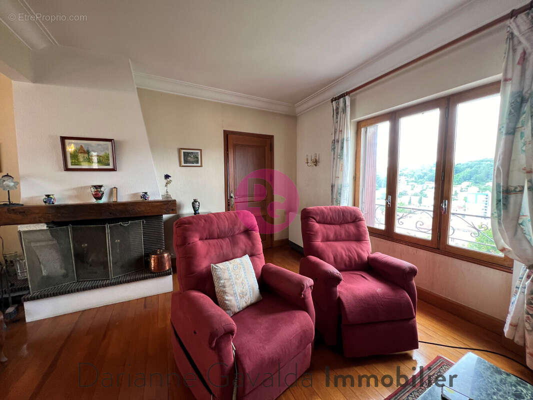 Maison à DECAZEVILLE