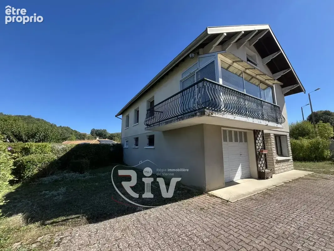 Photo Maison à Cour-Et-Buis au prix de 210 000€