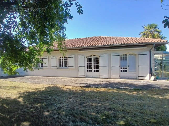 Maison en pierre plein pied, proche des commodités et de la - photo 17