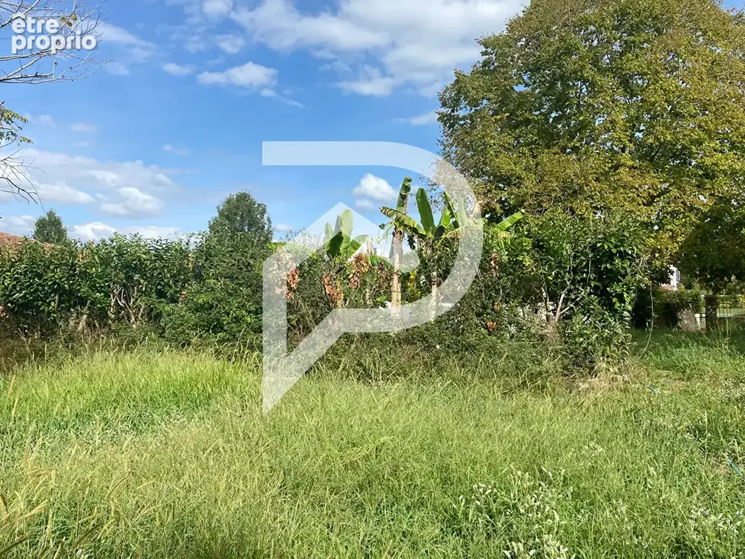 Terrain à bâtir de 1100 m², ORIST centre bourg - photo 3